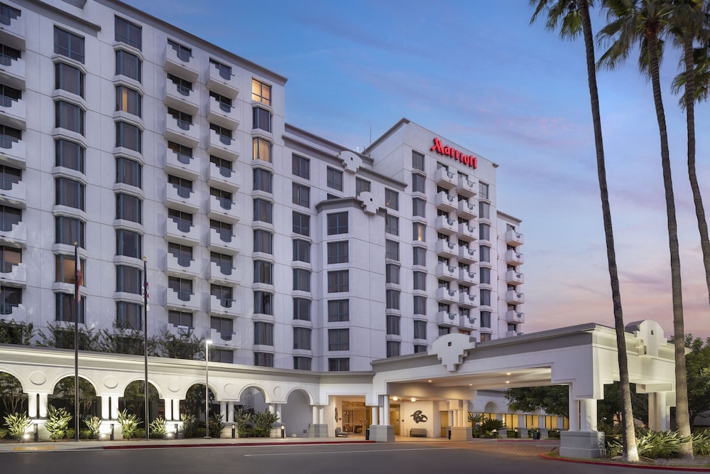 Costa Mesa Marriott - carbon neutral hotel in Costa Mesa