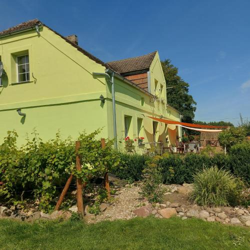 Agroturystyczny Dom Na Skraju Lasu — hotel in Slawoborze