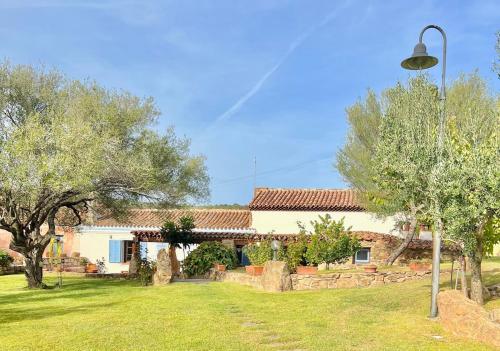ISS Travel Li Funnesi House with private garden air condition and two bathrooms — 4-Star Luxury Hotel in San Teodoro, Italy