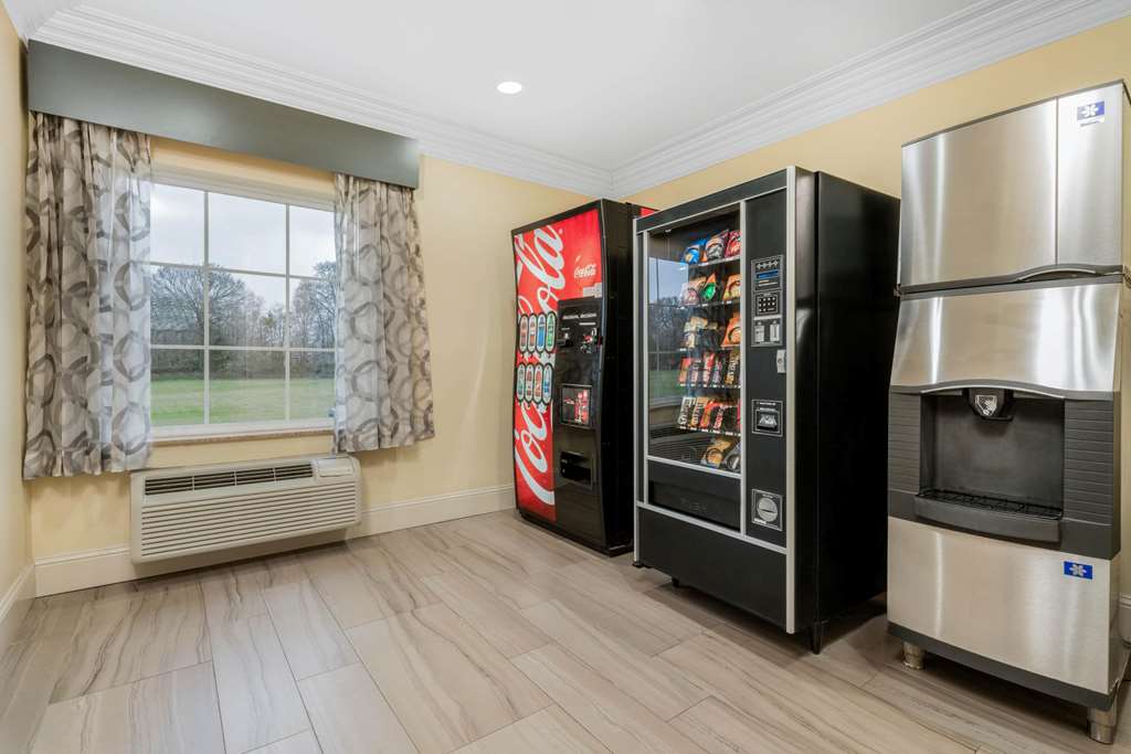 La Quinta Inn & Suites by Wyndham Broussard Lafayette Area - photo 35