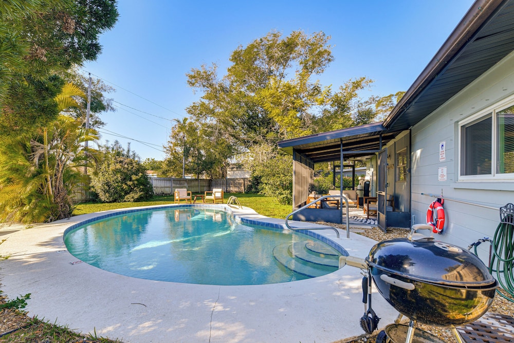 ‘uncle Louie’s’ Gulf Coast Gem w Outdoor Oasis in Bradenton, United States