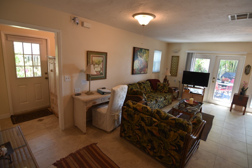Oasis at John's Pass Madeira Beach - photo 31