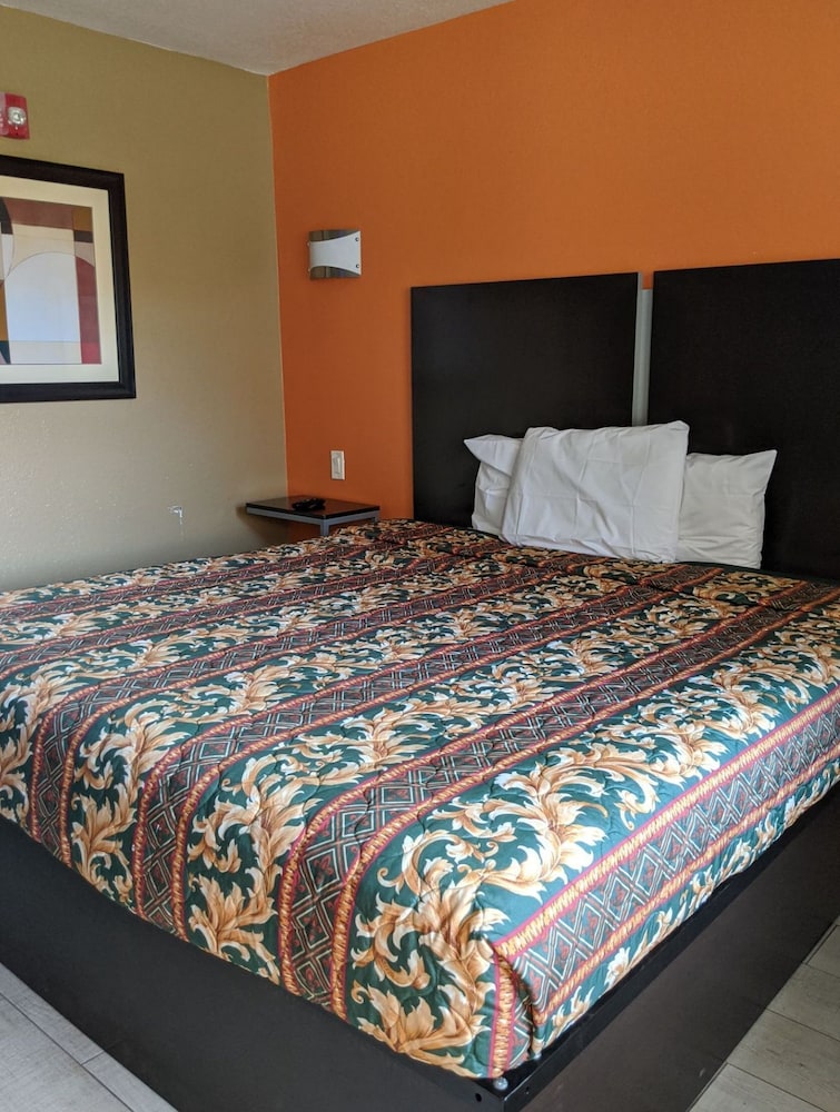 OYO Hotel Lake Charles Hwy 10 in Lake Charles, United States