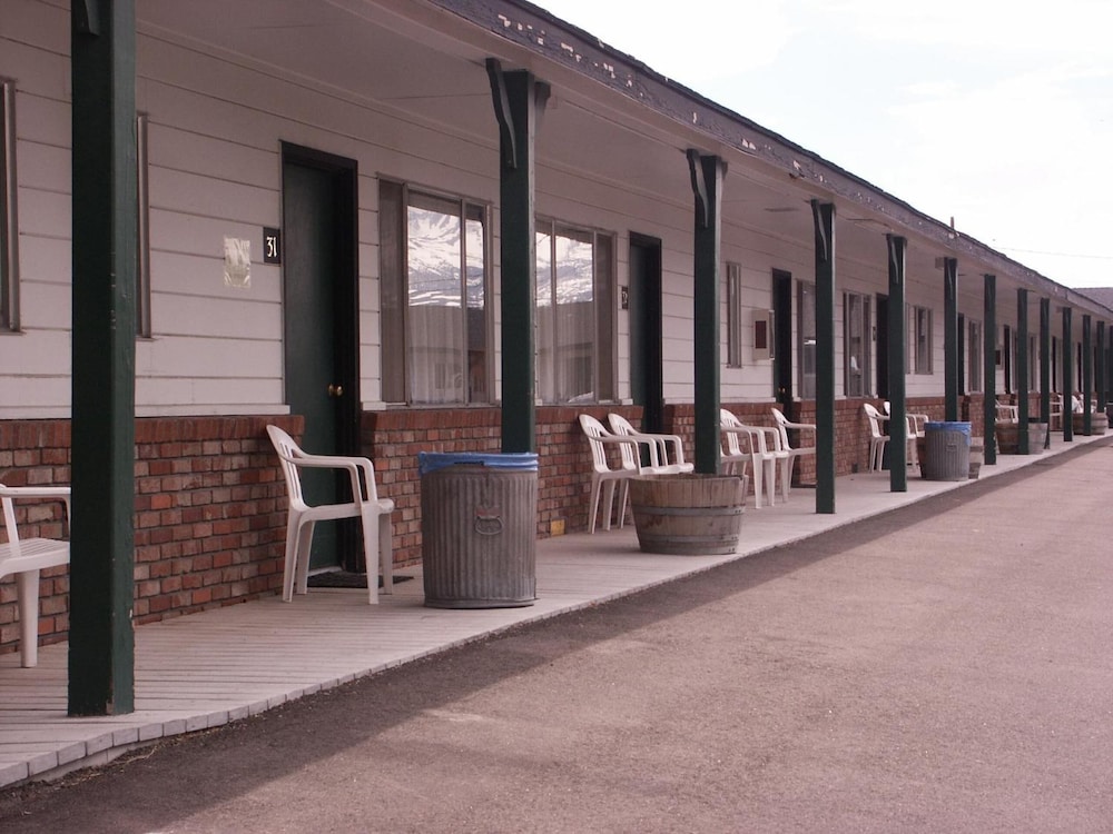 Bridgeport Inn - photo 44