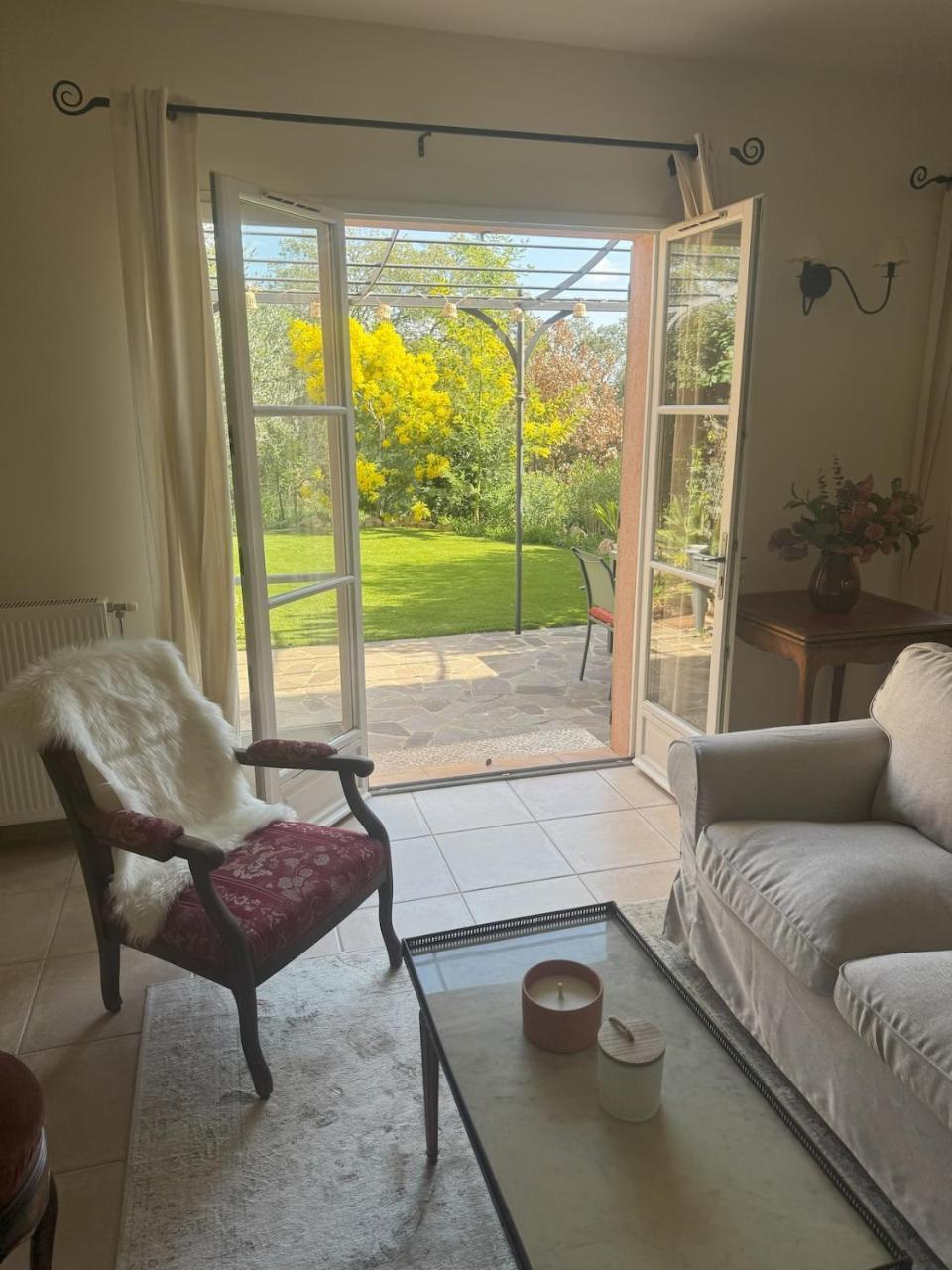 House Isabelle in Golf Saint Endreol Provence Great View — 4-Star Luxury Hotel in La Motte, France