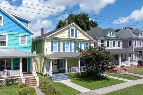 Bayside Classic duplex in historic downtown — hotel in Cape Charles