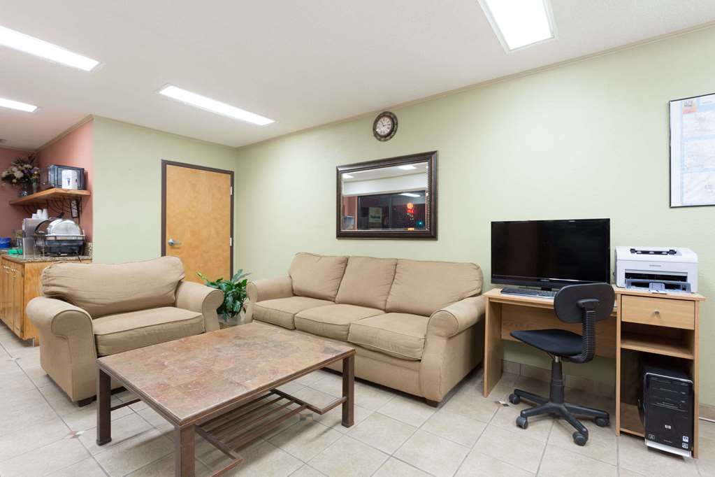 Days Inn by Wyndham Reidsville - photo 4