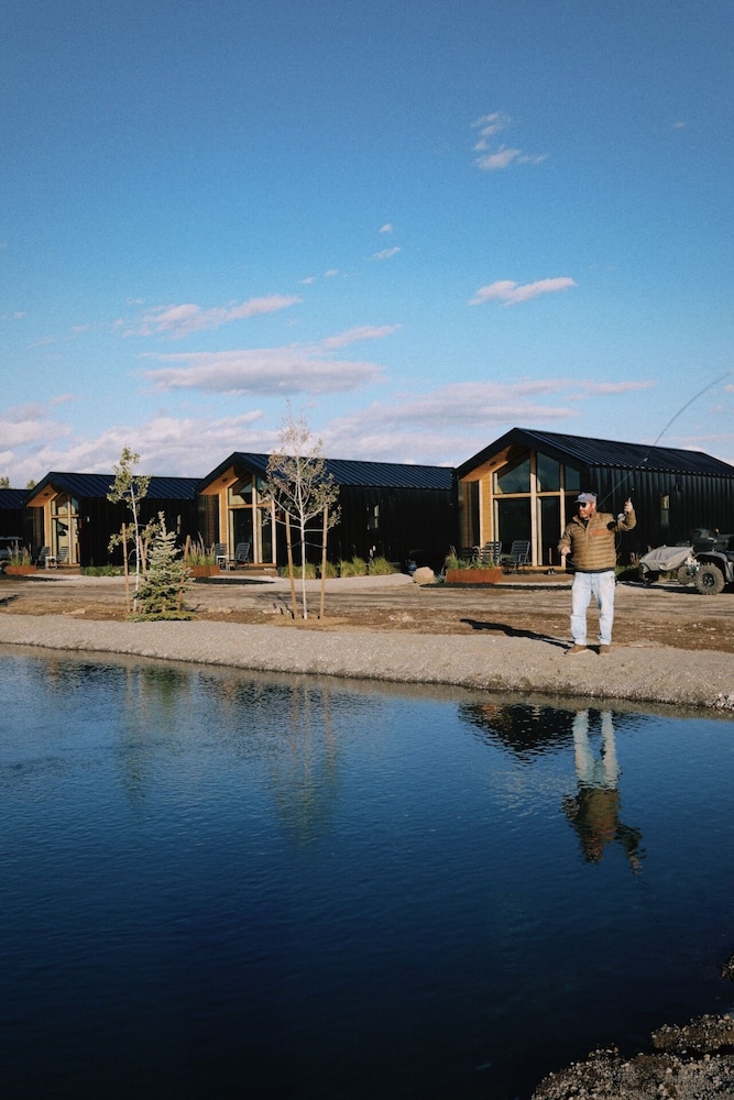 Yellowstone Peaks Hotel - photo 48