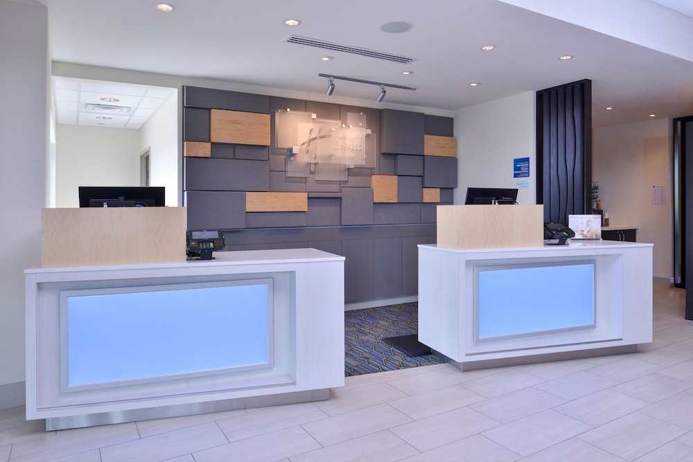 Holiday Inn Express & Suites Olathe West by IHG - photo 43