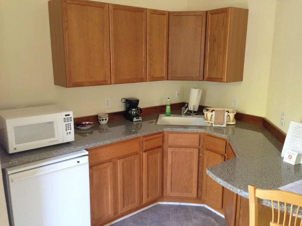 Willowbrook Inn - photo 16