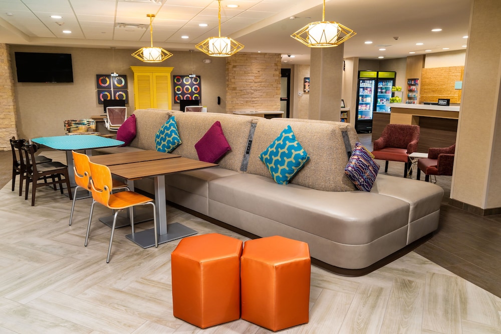 Home2 Suites by Hilton Bakersfield - photo 6