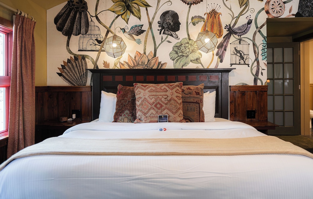 Highland Haven Creekside Inn - photo 24