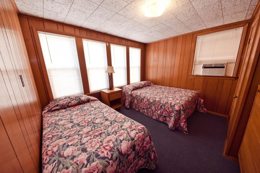 Lankford Hotel and Lodge - photo 16