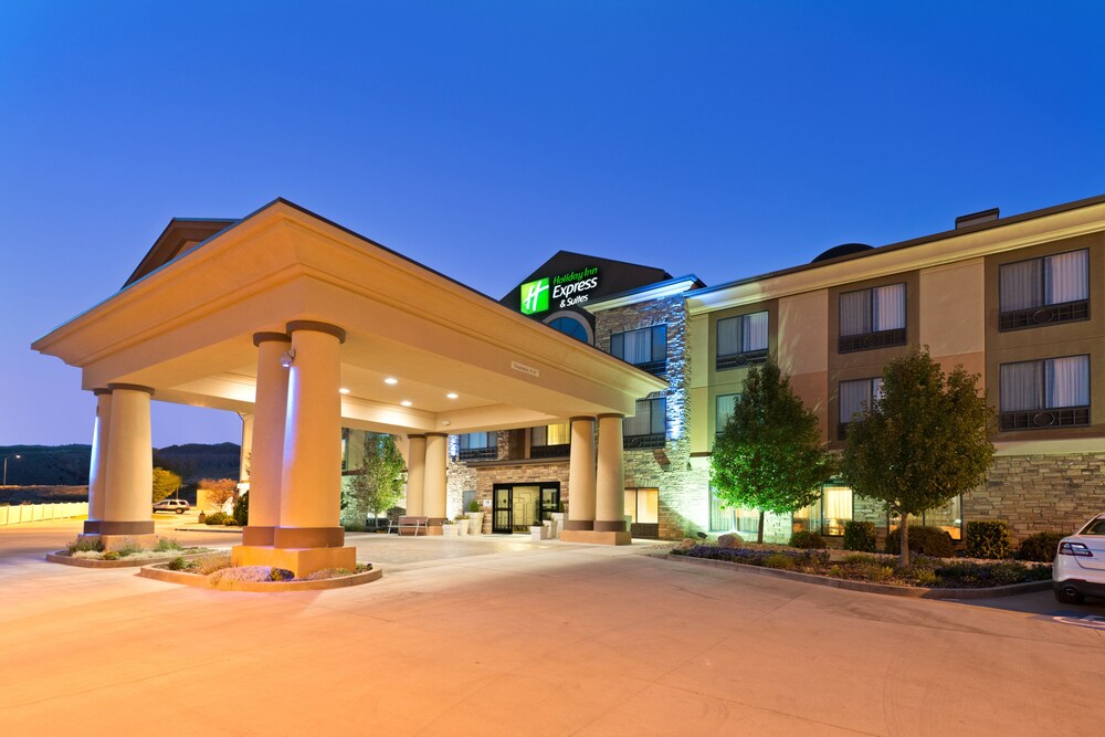 Holiday Inn Express Hotel & Suites Richfield by IHG - photo 50