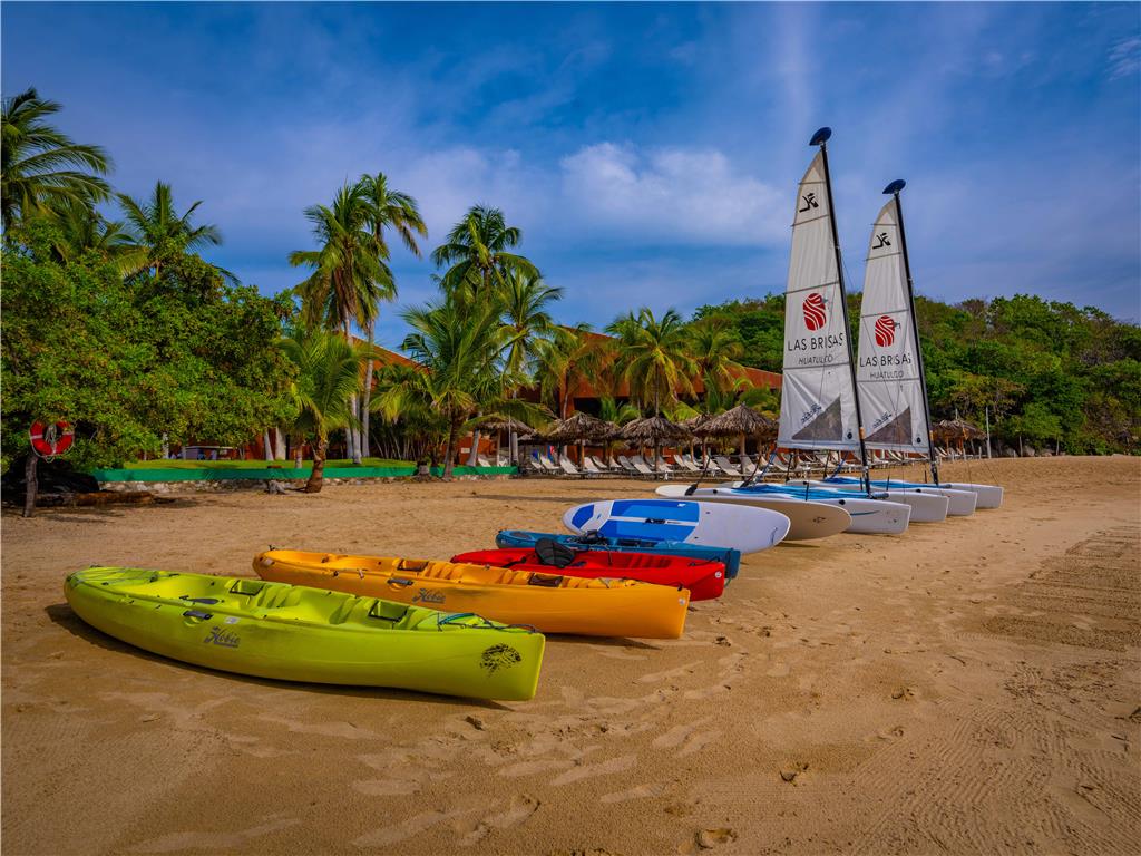 Aquatic sports-Tornillo Beach-Tangolunda Bay
