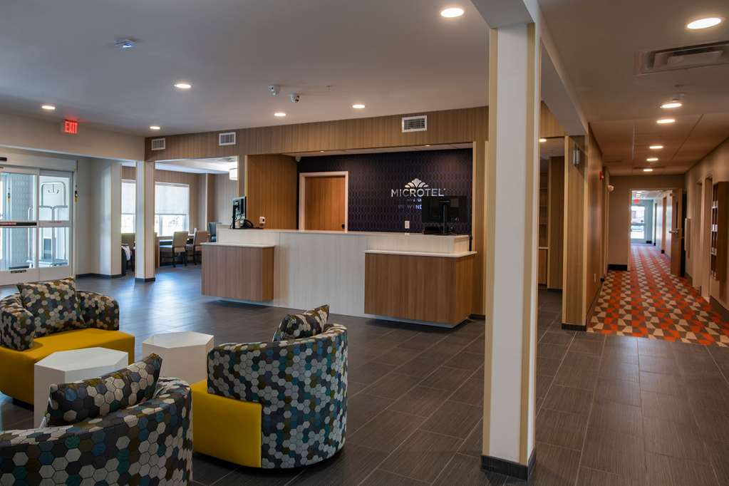 Microtel Inn & Suites by Wyndham Amsterdam - photo 8