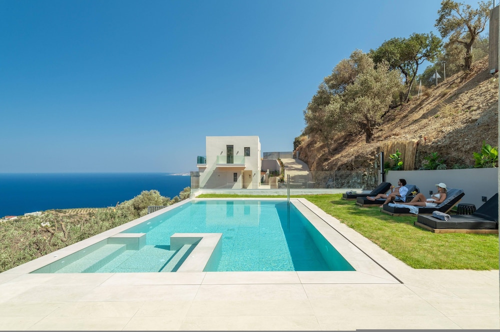 VieVerde Luxury Villas — 4-Star Luxury Hotel in Palekastro, Greece