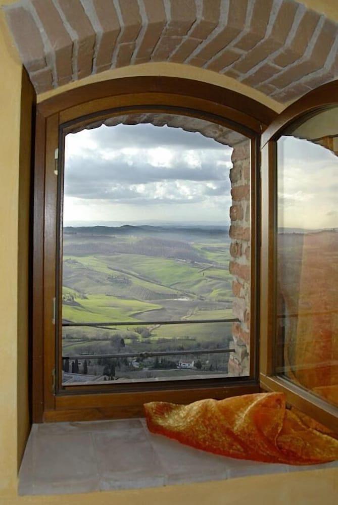 Osteria del Borgo — 4-Star Luxury Hotel in Montepulciano, Italy