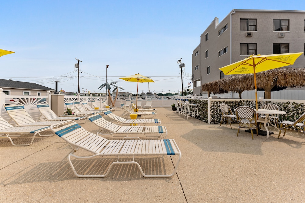 Oceanic Hotel - photo 33