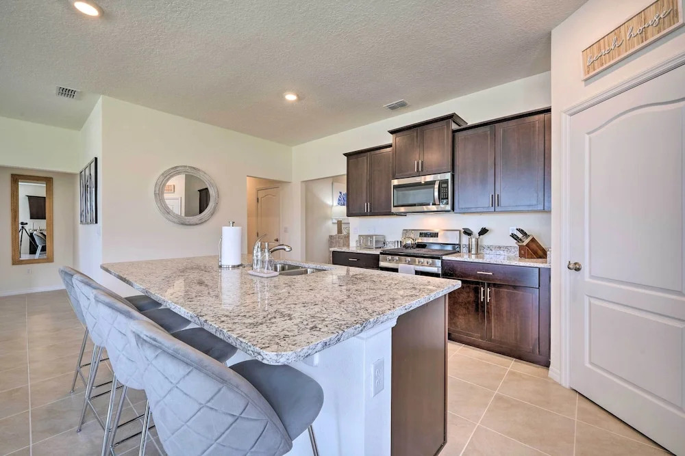 Private Pool and Resort Perks Home in Davenport - photo 23