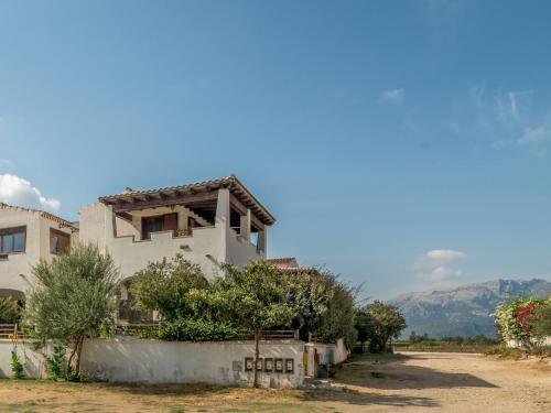 Apartment Fertas by Interhome — 4-Star Luxury Hotel in La Caletta, Italy