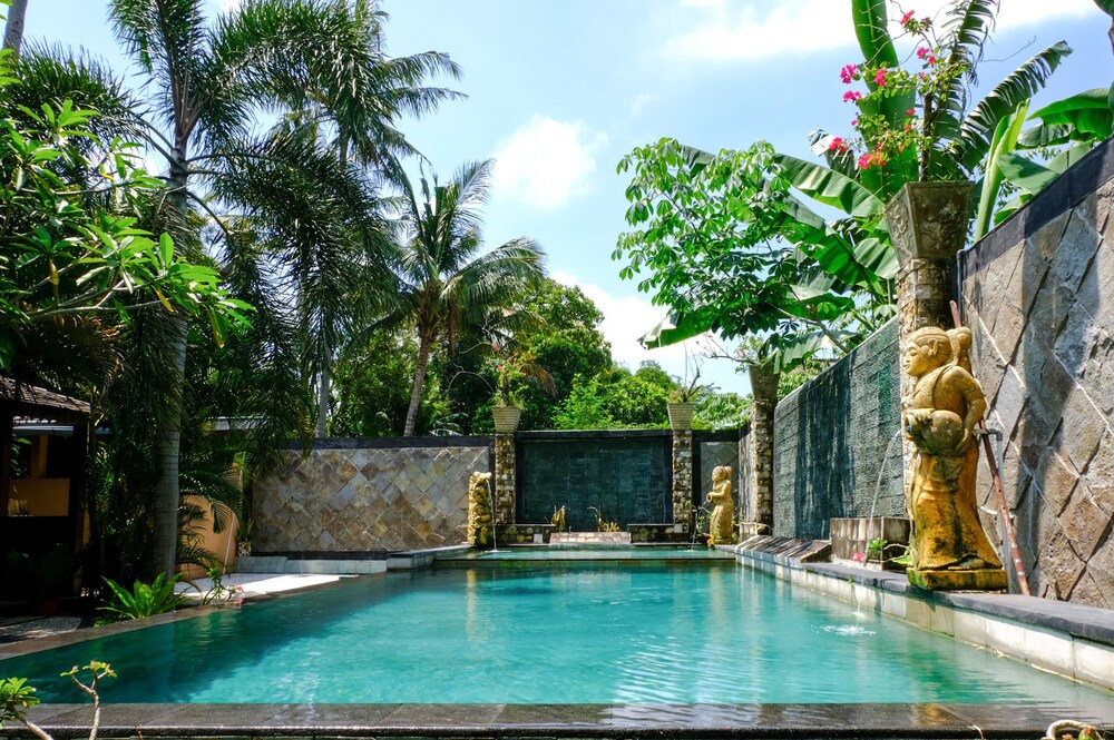 OYO 685 Green Asri Hotel in Senggigi, Indonesia