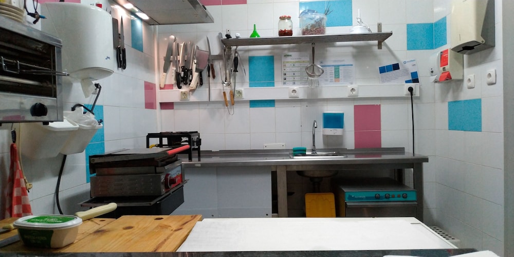 E Nove Lounge Hostel Caffe 5890114 — Cartaxo