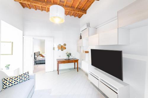 Hostly Garden House San Lorenzo Few Steps To Tower — 4-Star Luxury Hotel in Pisa, Italy