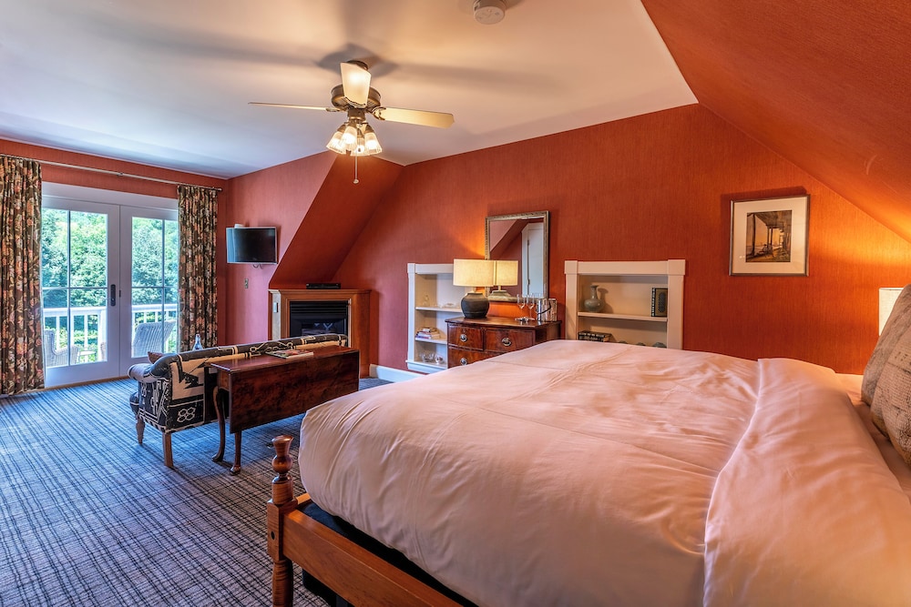 The Jackson — 4-Star Luxury Hotel in Woodstock, United States