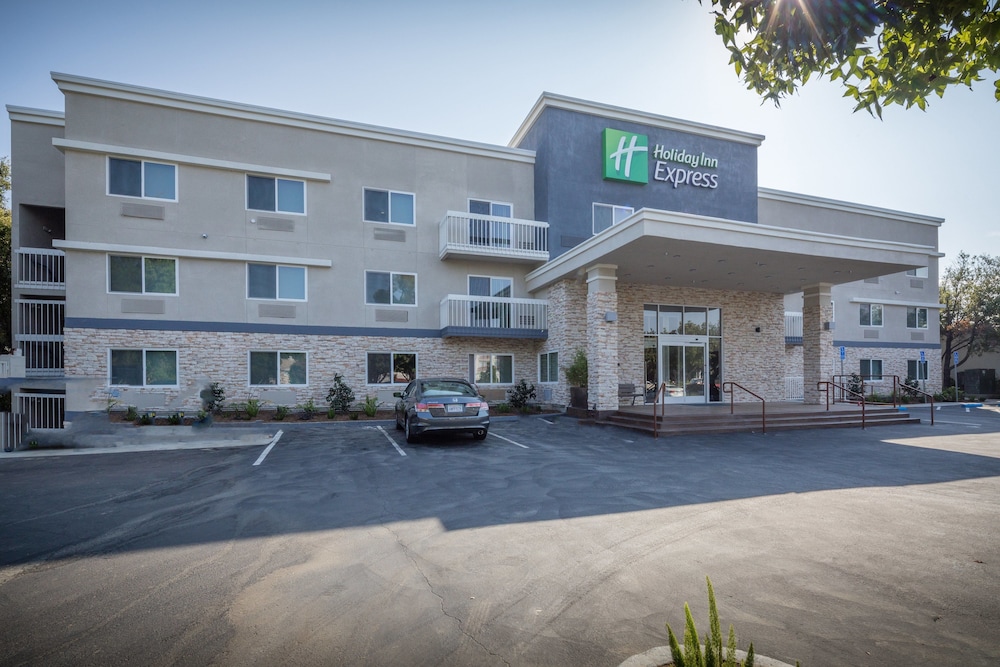 Holiday Inn Express Sunnyvale Silicon Valley by IHG - photo 69