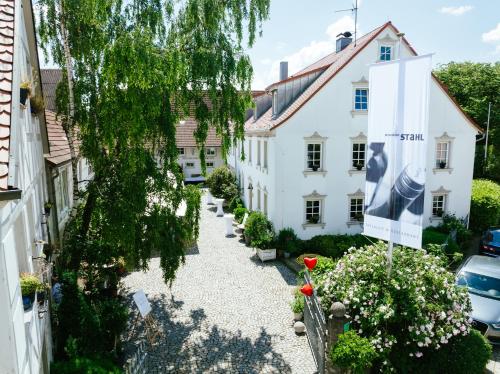 WeingutStahl - carbon neutral hotel in Unknown City