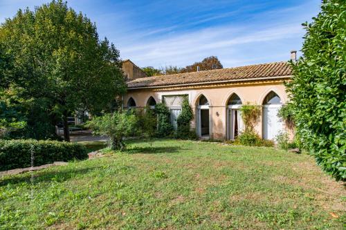 La Magnanerie 16 Personnes Avec Piscine Privee — hotel in Bagnols-Sur-Ceze