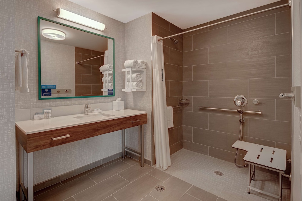 Hampton Inn & Suites Sunnyvale Silicon Valley - photo 32