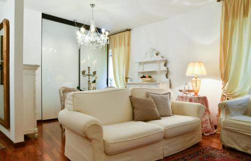 Emily Luxury Apartment — 4-Star Luxury Hotel in Verona, Italy