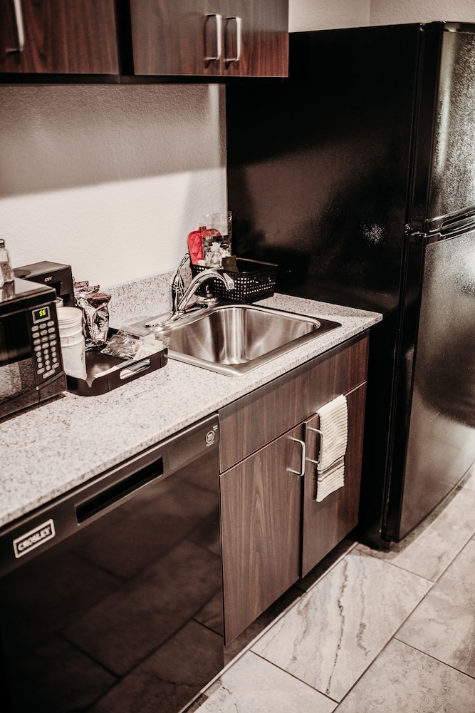 Cobblestone Hotel & Suites International Falls - photo 13