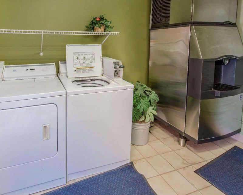 Quality Inn Barkeyville PA - photo 4