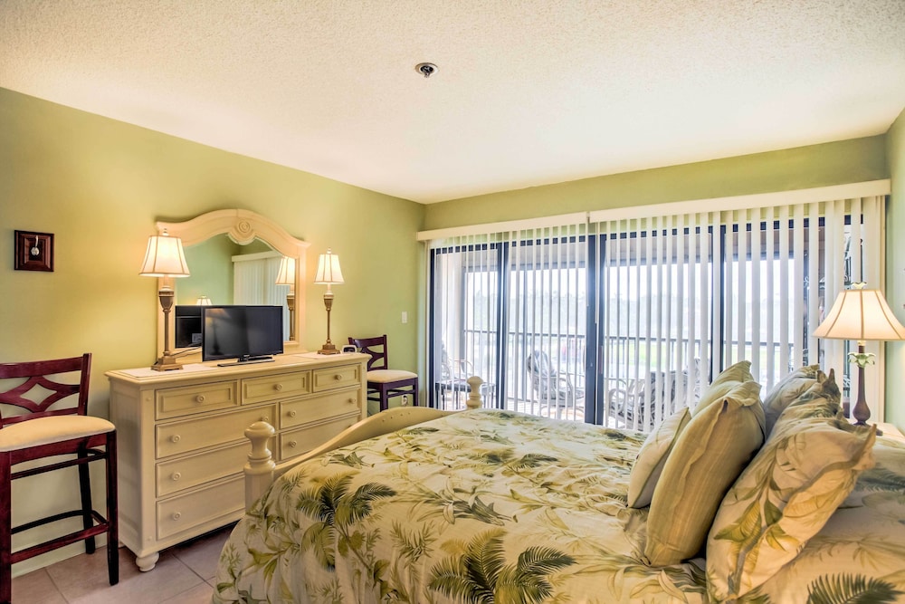 Resort Style Condo with Pool 19 Miles to Fort Myers - featured photo