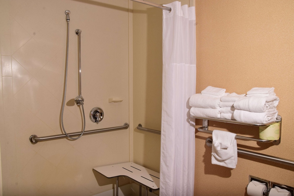 Hampton Inn Indiana - photo 16