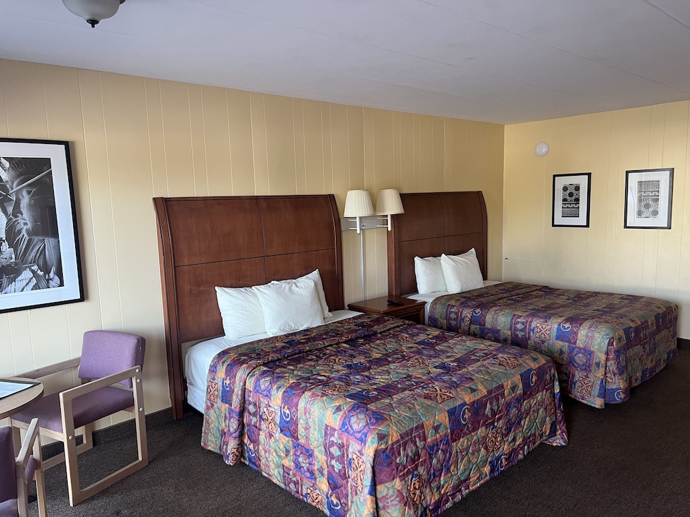 All Star Inn & Suites - photo 159
