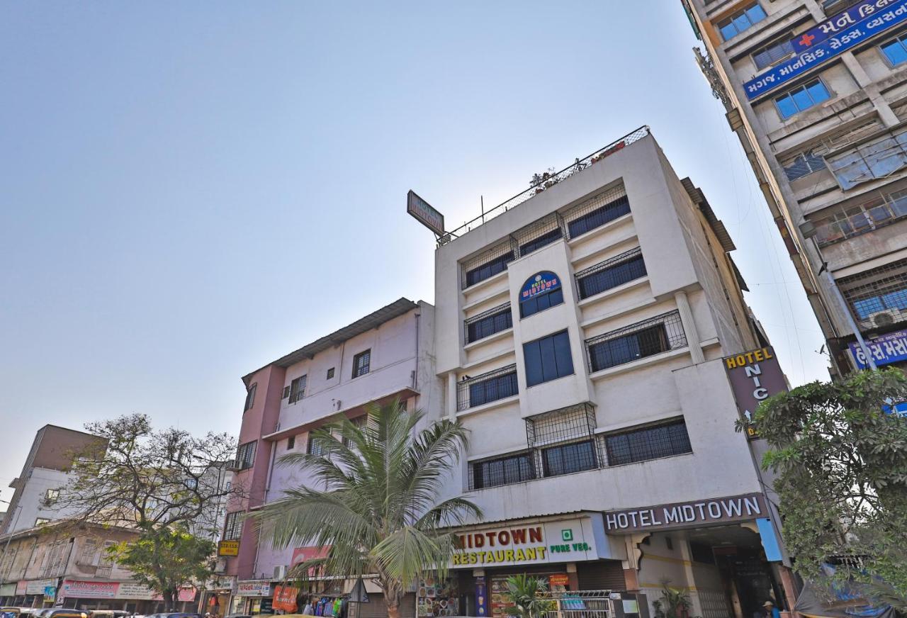 Hotel Midtown - carbon neutral hotel in Surat