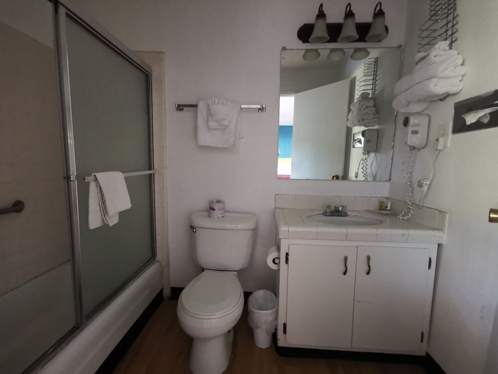 Skylark Shores Resort - photo 53