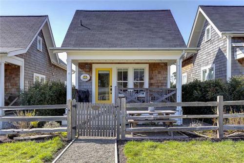 Sweet Buttercup by Seabrook Hospitality in Huntington Beach, United States