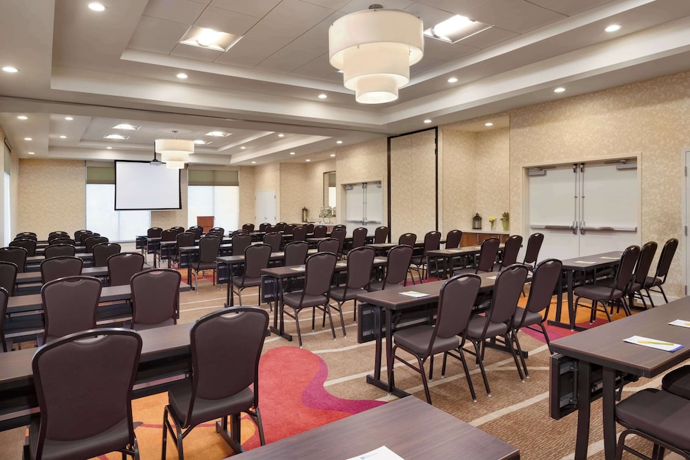 Hilton Garden Inn Medford OR - photo 35