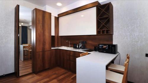 Newly Renovated Stylish 1BR Apartment For 4