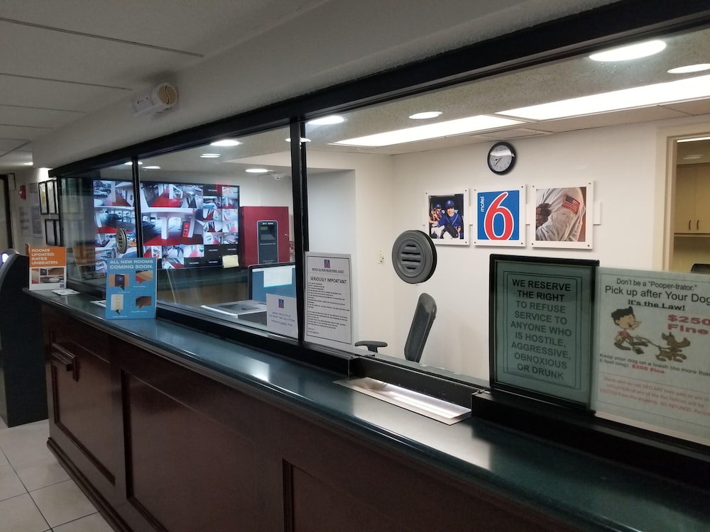 Motel 6 Memphis Northeast - photo 2