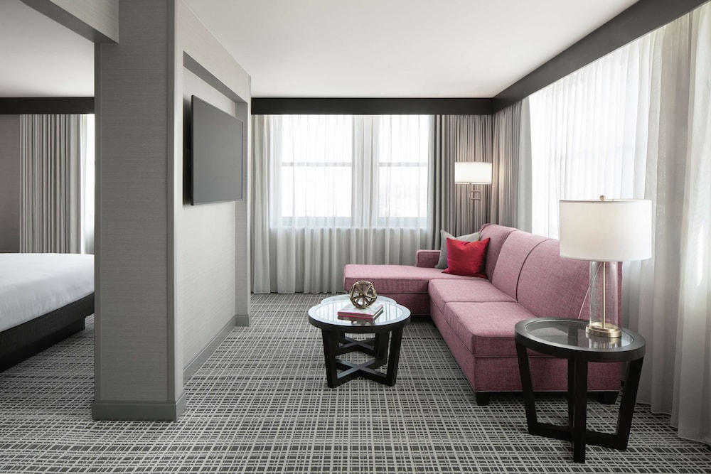 The Axis Moline Hotel Tapestry Collection by Hilton - photo 13