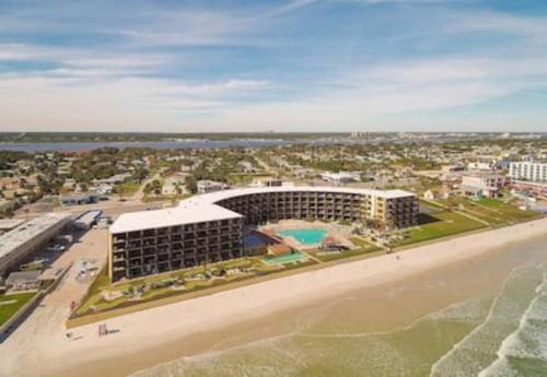 Ocean View Condo — 4-Star Luxury Hotel in Daytona Beach, United States
