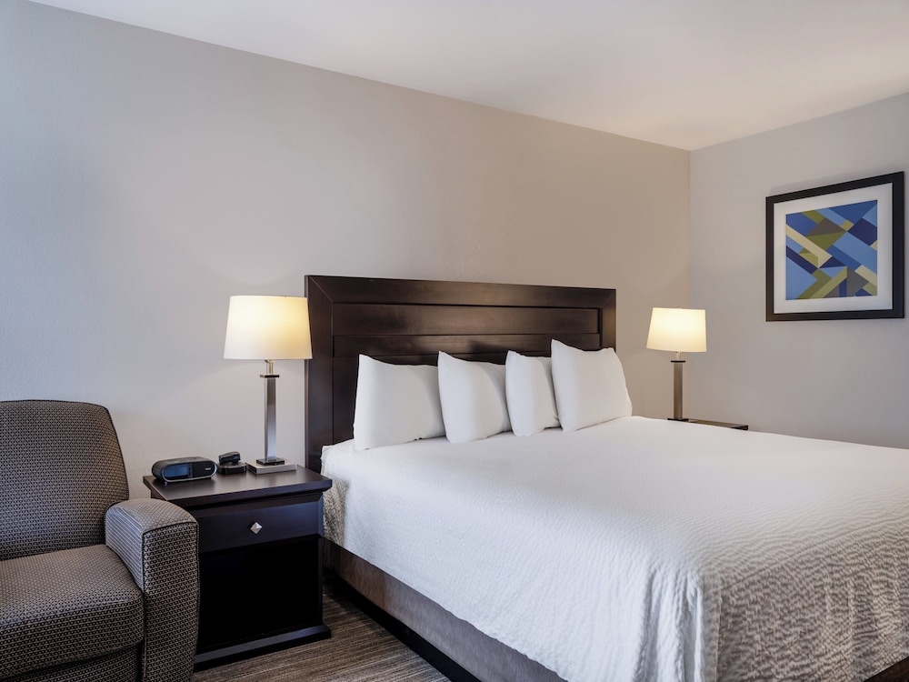 Holiday Inn Express & Suites Chicago Libertyville by IHG - photo 14