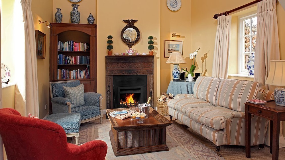 Saratoga Cottage — 5-Star Luxury Hotel in Chipping Norton, United Kingdom