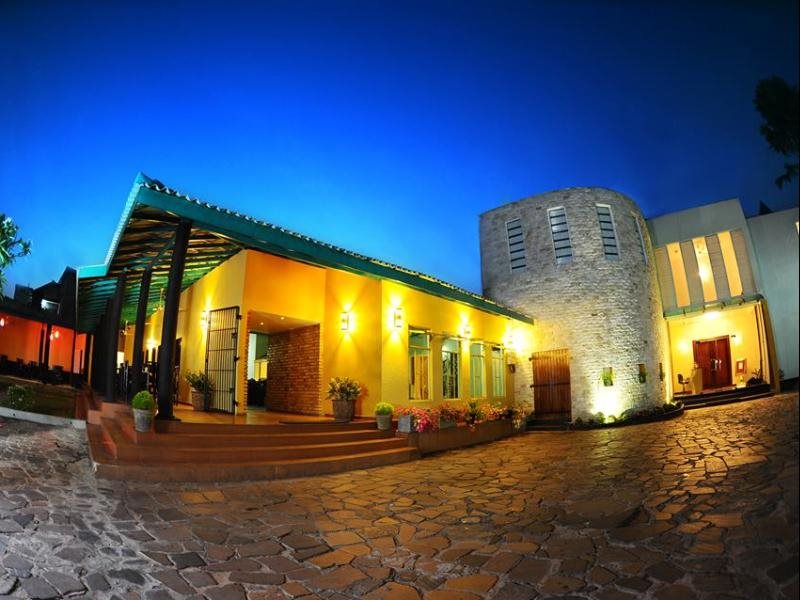 Sanoreech Hotel - last minute hotel in Negombo